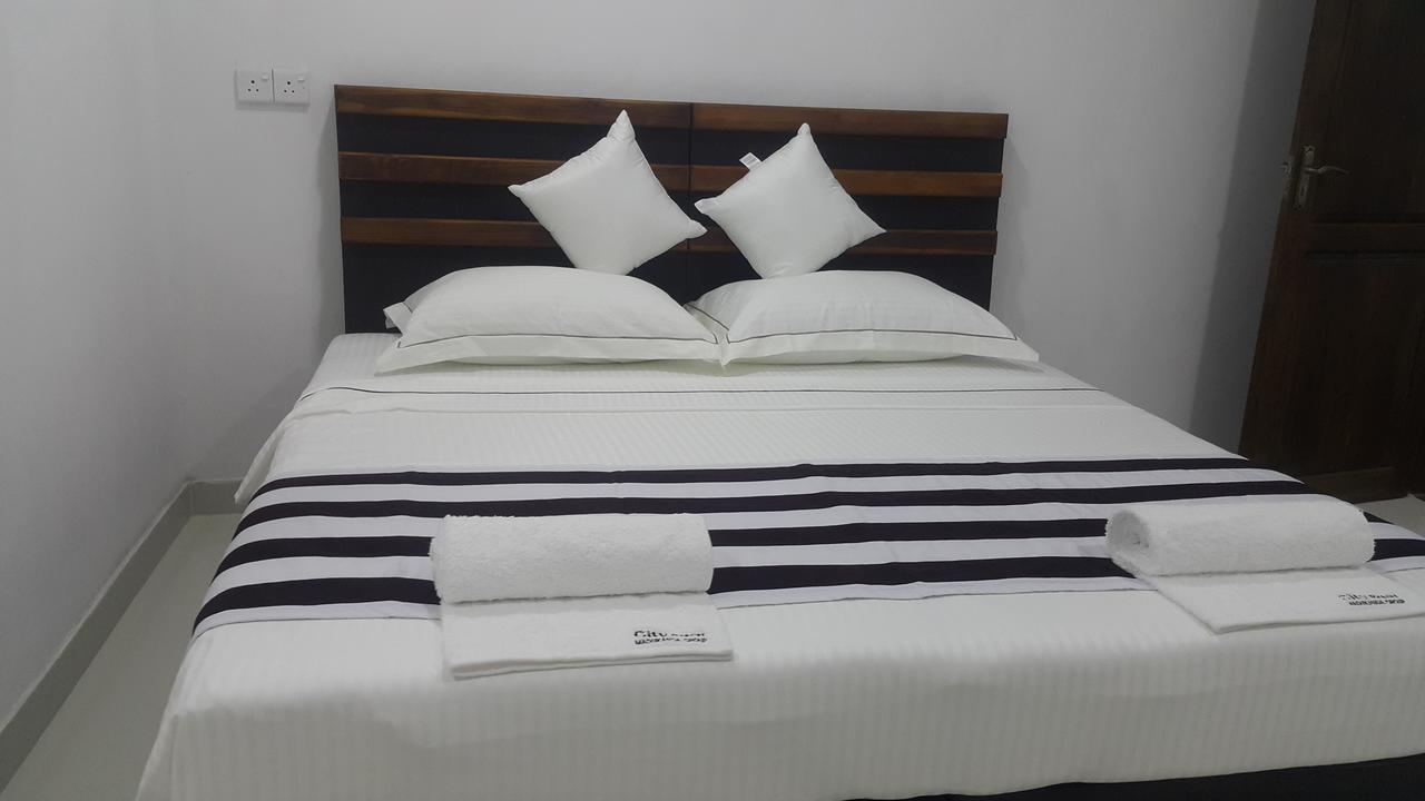 City Capital Hostel Anuradhapura Exterior photo